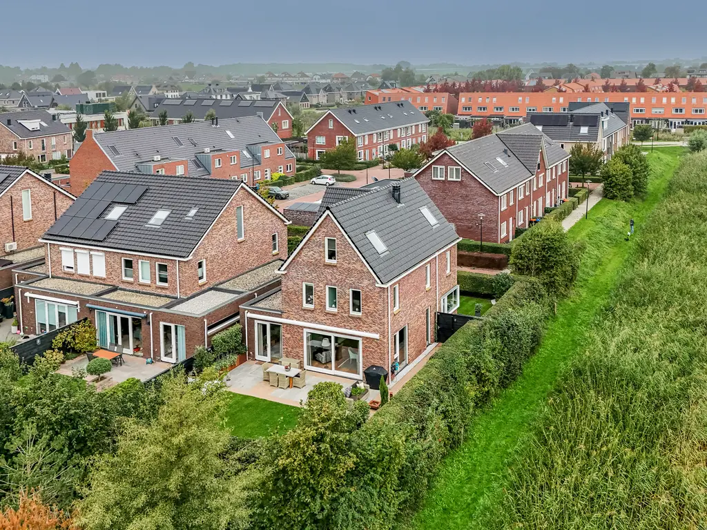 Veldesdoorn 23, NIEUWVEEN