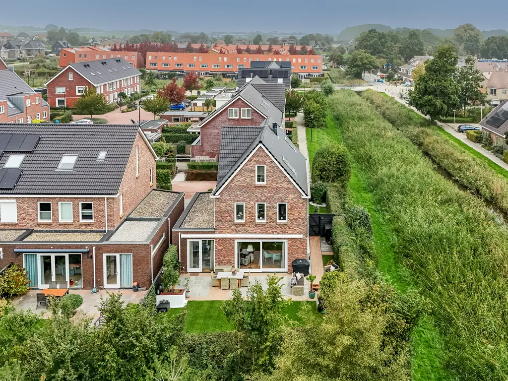 Veldesdoorn 23, NIEUWVEEN