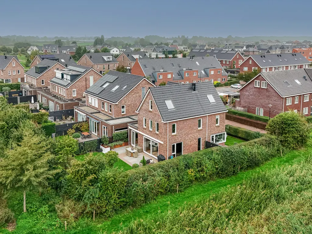 Veldesdoorn 23, NIEUWVEEN
