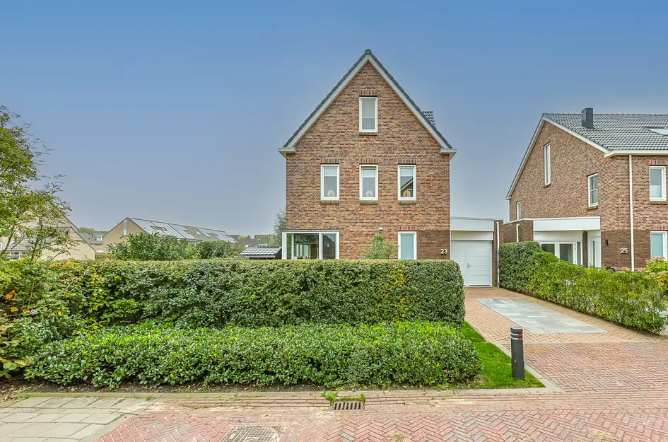 Veldesdoorn 23