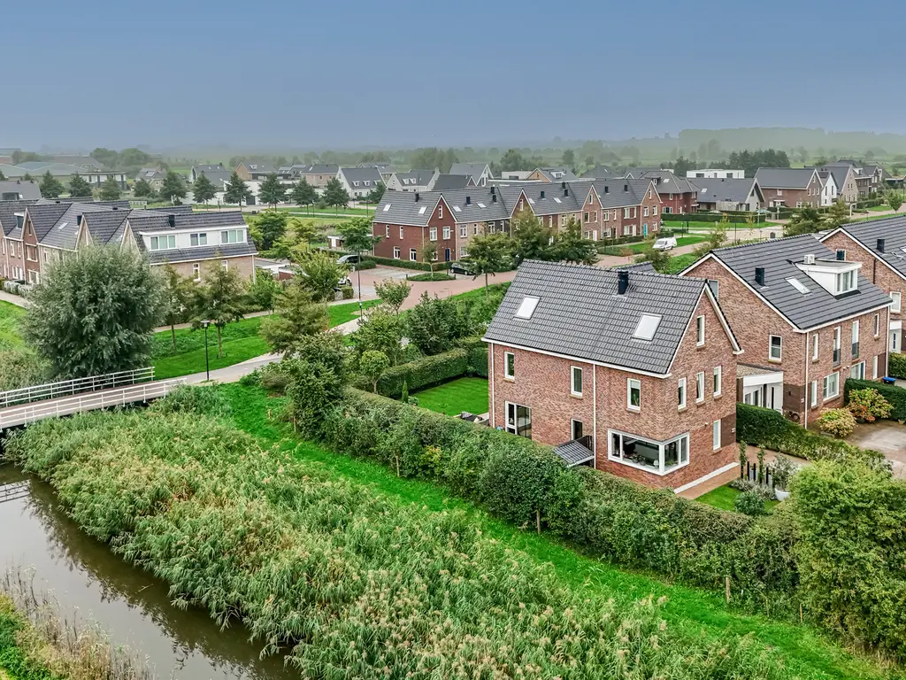 Veldesdoorn 23, NIEUWVEEN