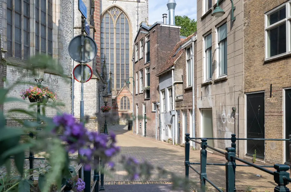 Achter de Kerk 2 4