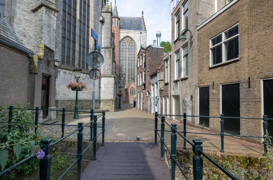 Achter de Kerk 2 4