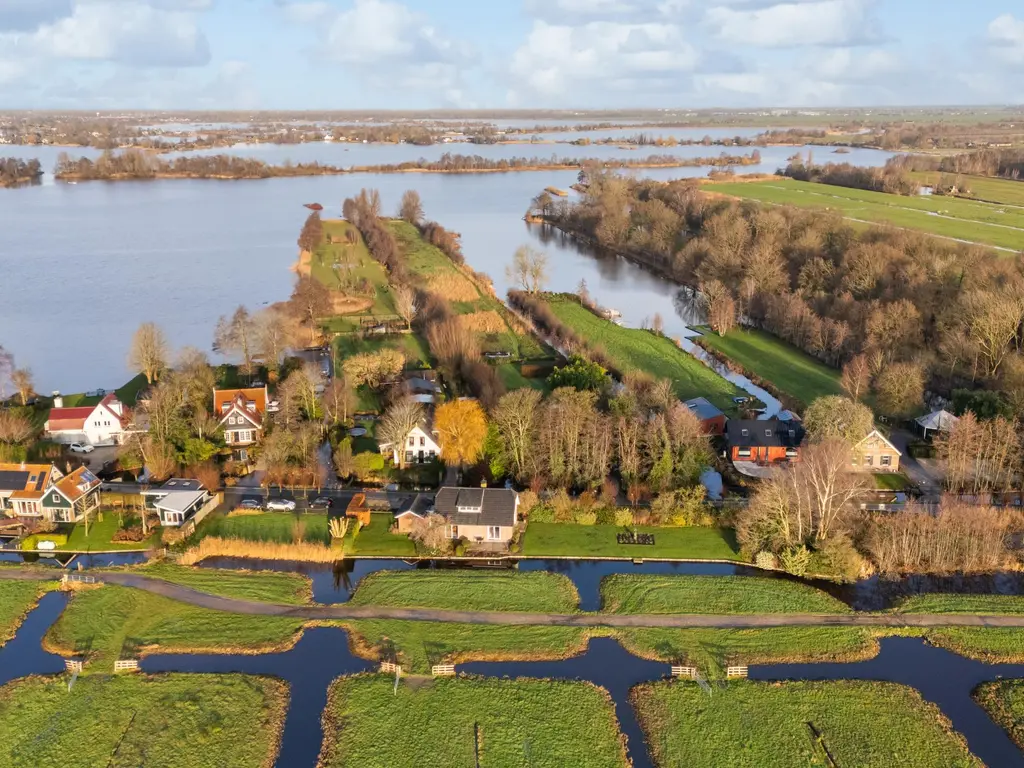 Twaalfmorgen 30, REEUWIJK