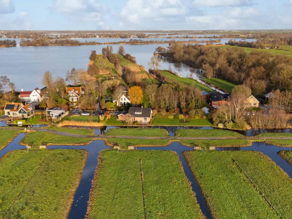 Twaalfmorgen 30, REEUWIJK