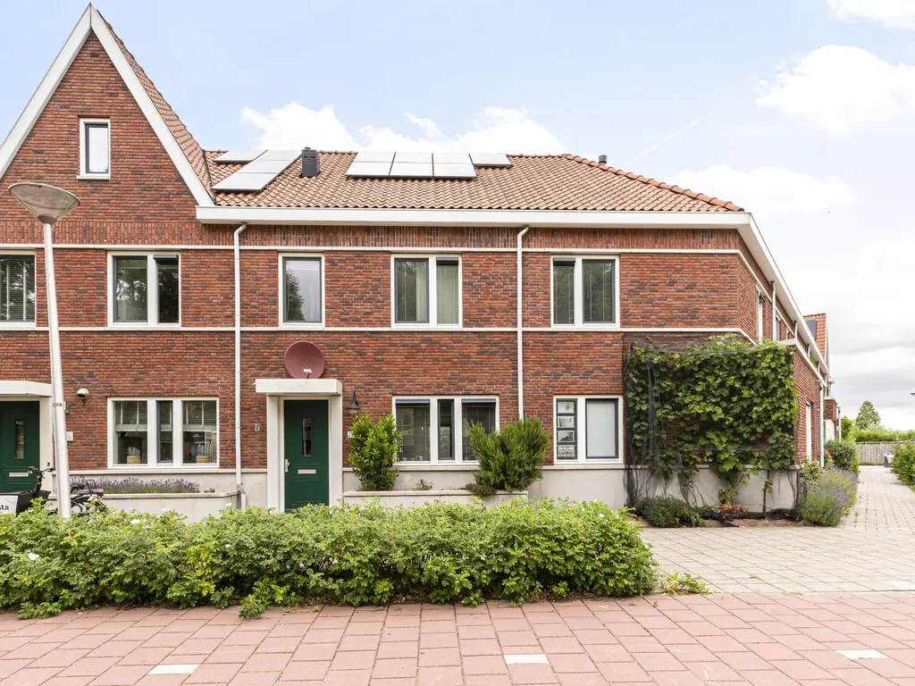 Oranjeplein 12, GOUDA