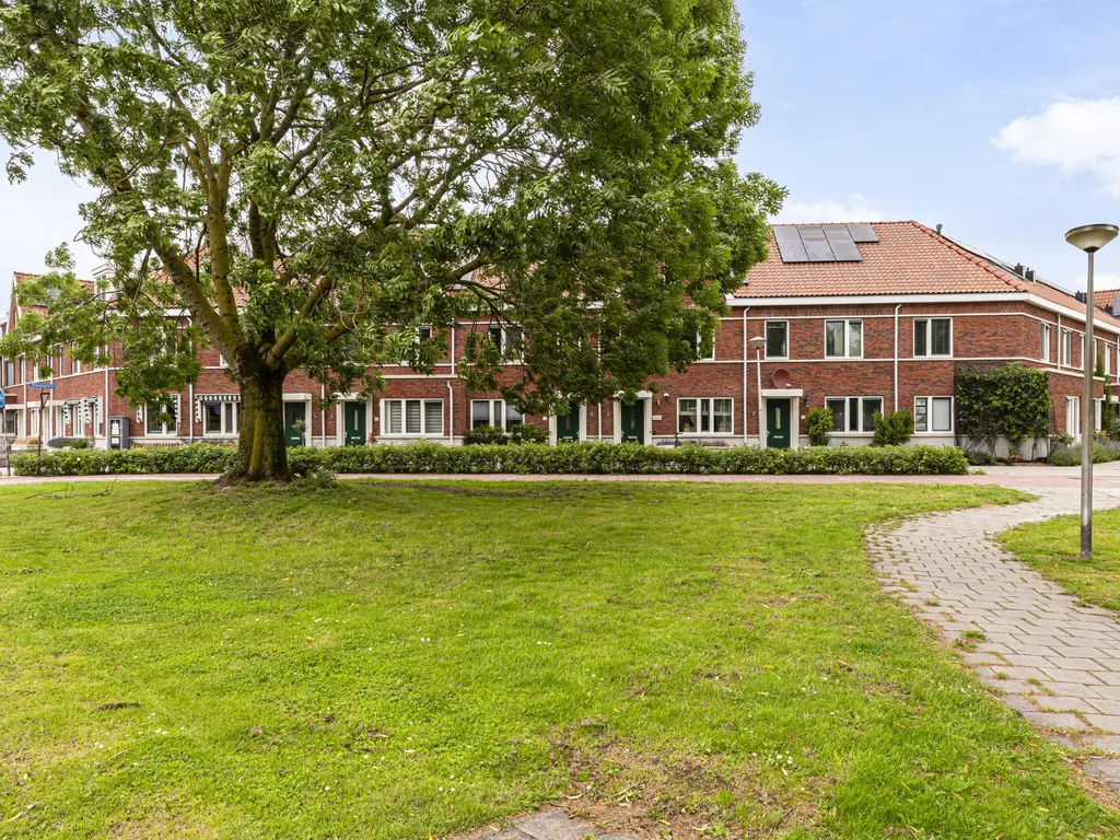 Oranjeplein 12, GOUDA