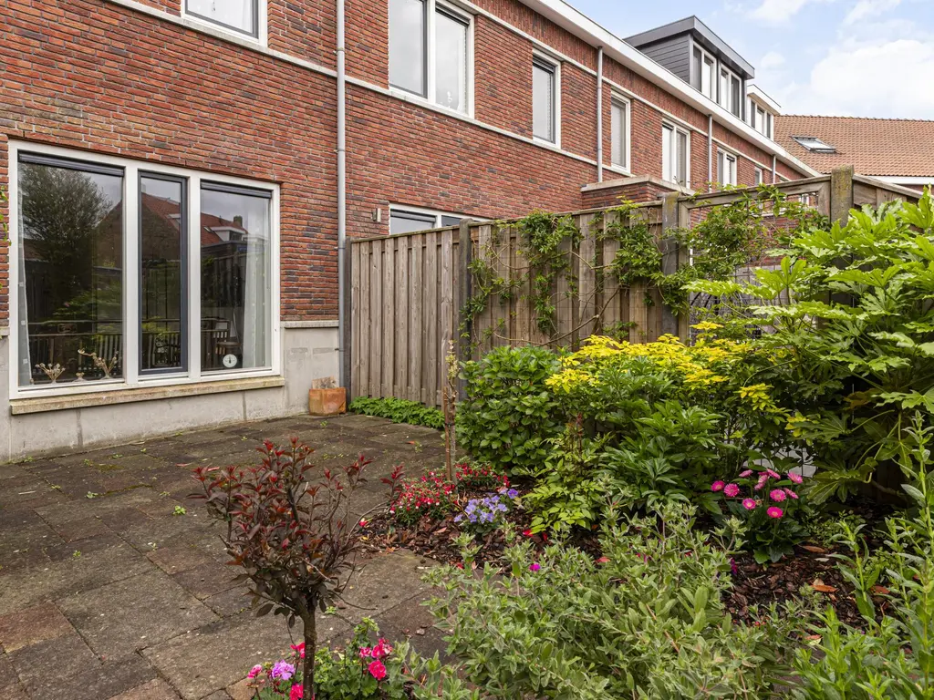 Oranjeplein 12, GOUDA