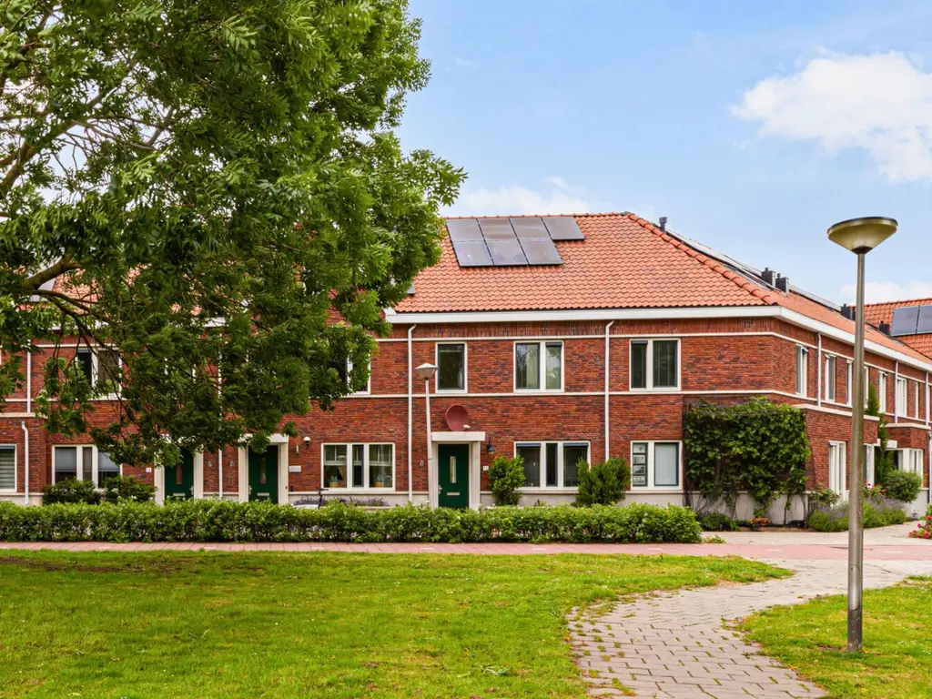 Oranjeplein 12, GOUDA