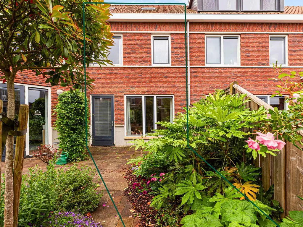 Oranjeplein 12, GOUDA