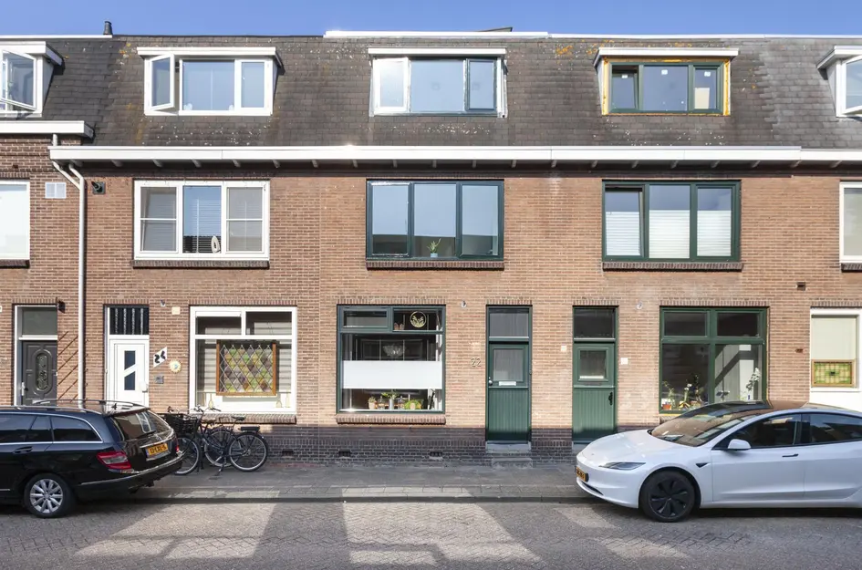Warmoezierskade 22