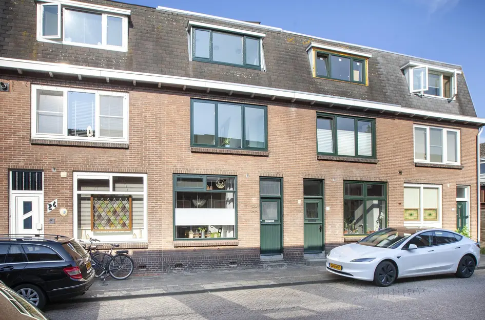 Warmoezierskade 22