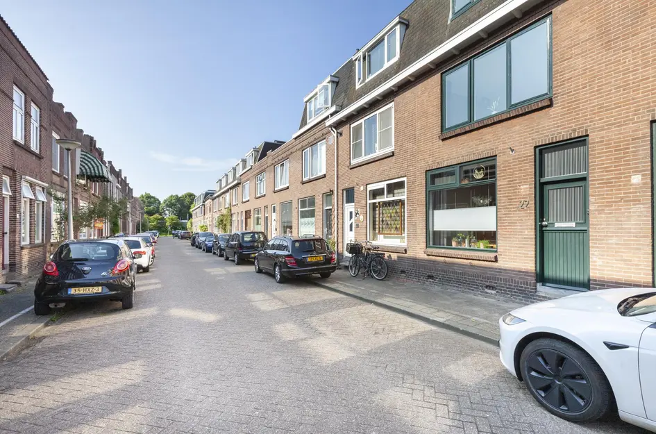 Warmoezierskade 22