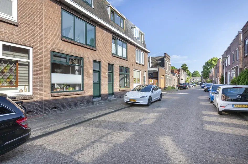 Warmoezierskade 22