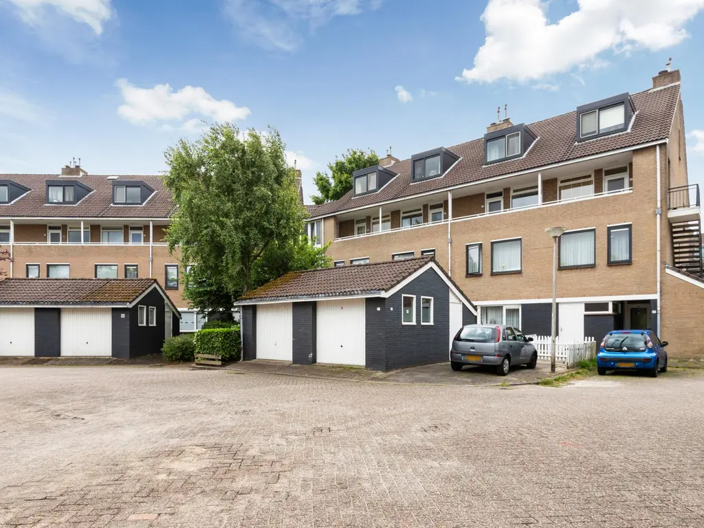 Anna van Hensbeeksingel 202, GOUDA
