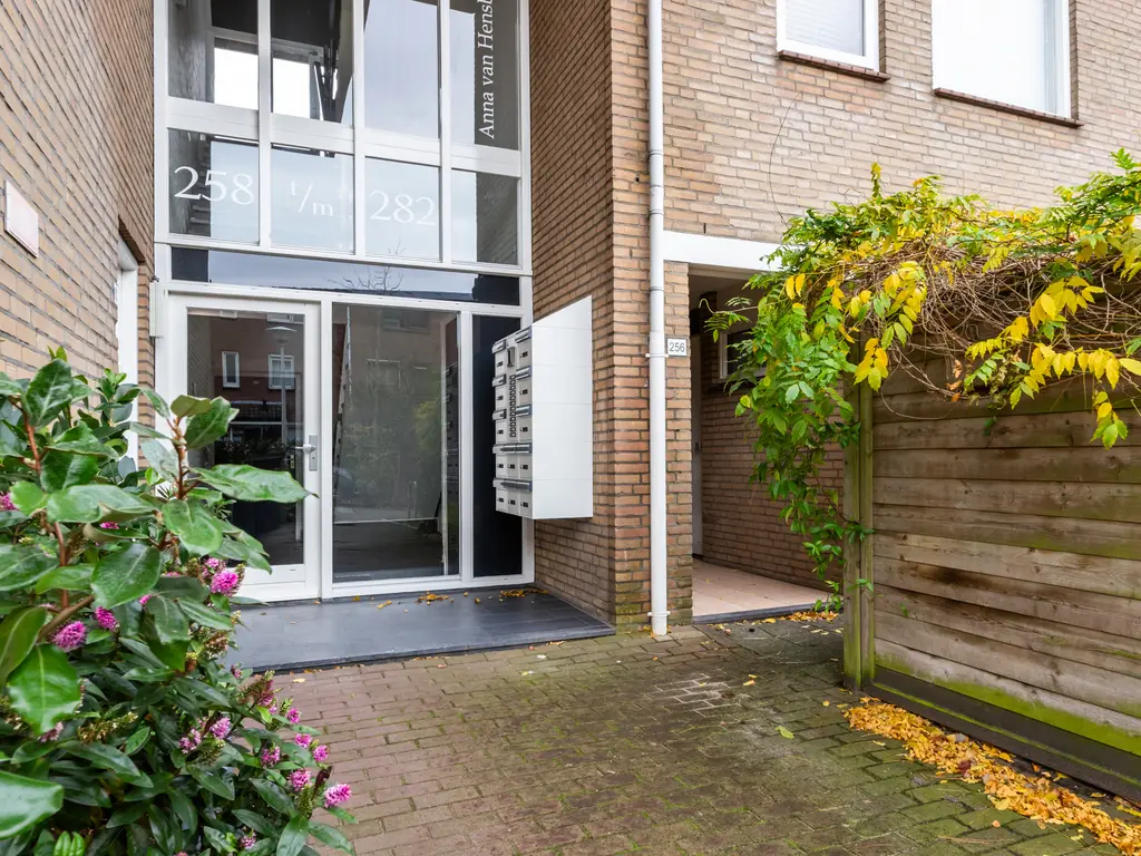 Anna van Hensbeeksingel 268, GOUDA