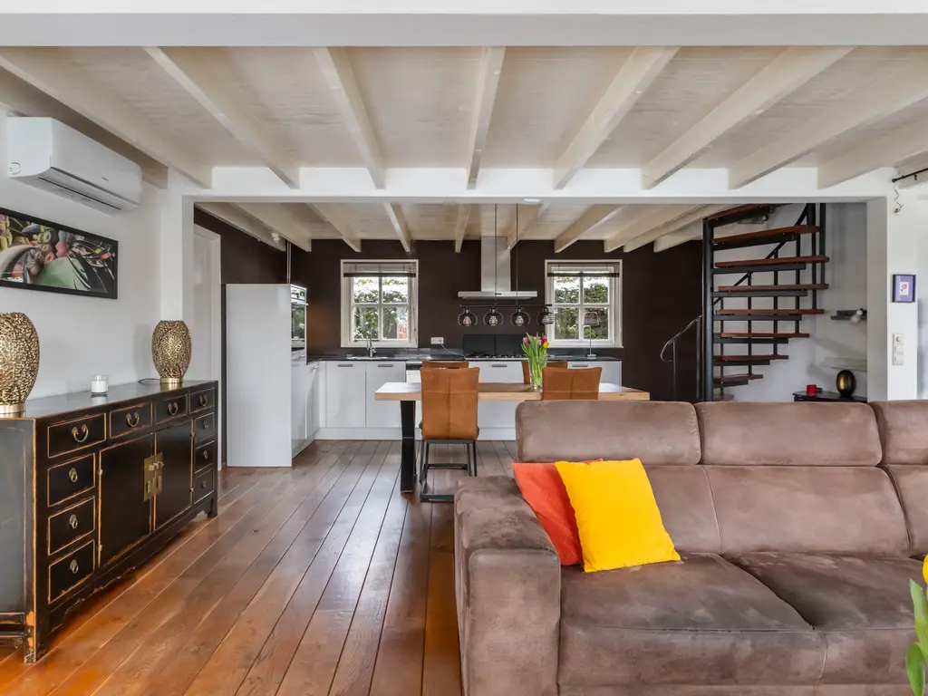 Oosteinde 11h 67, MOORDRECHT