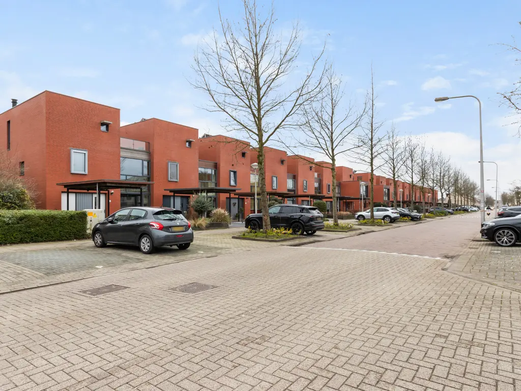 Burg Van Heugtenlaan 55, NIEUWERKERK AAN DEN IJSSEL