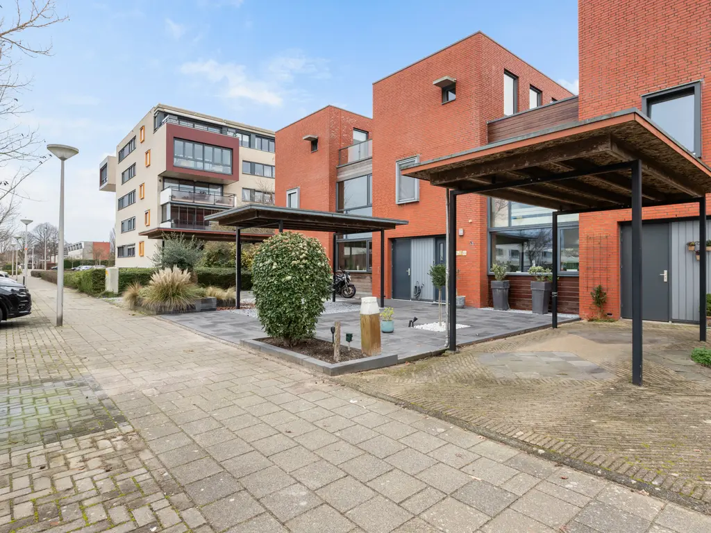 Burg Van Heugtenlaan 55, NIEUWERKERK AAN DEN IJSSEL