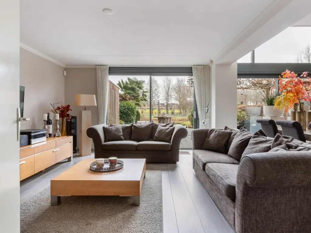 Burg Van Heugtenlaan 55, NIEUWERKERK AAN DEN IJSSEL