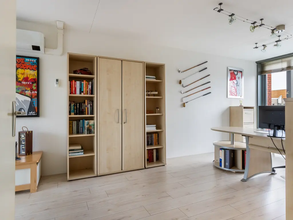 Burg Van Heugtenlaan 55, NIEUWERKERK AAN DEN IJSSEL