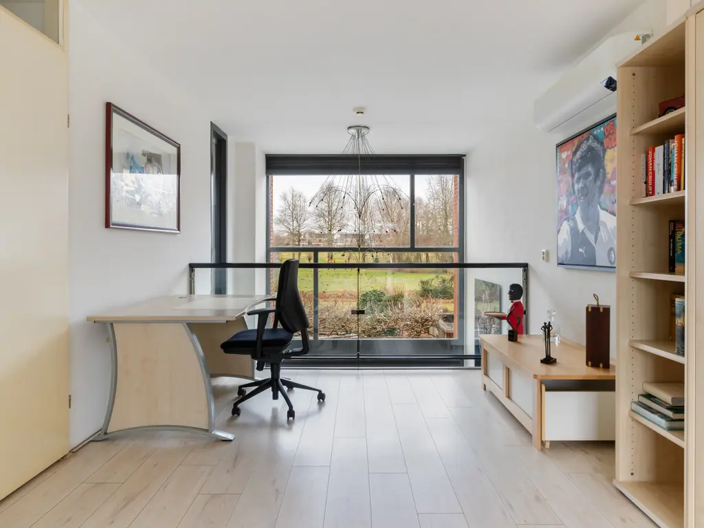 Burg Van Heugtenlaan 55, NIEUWERKERK AAN DEN IJSSEL