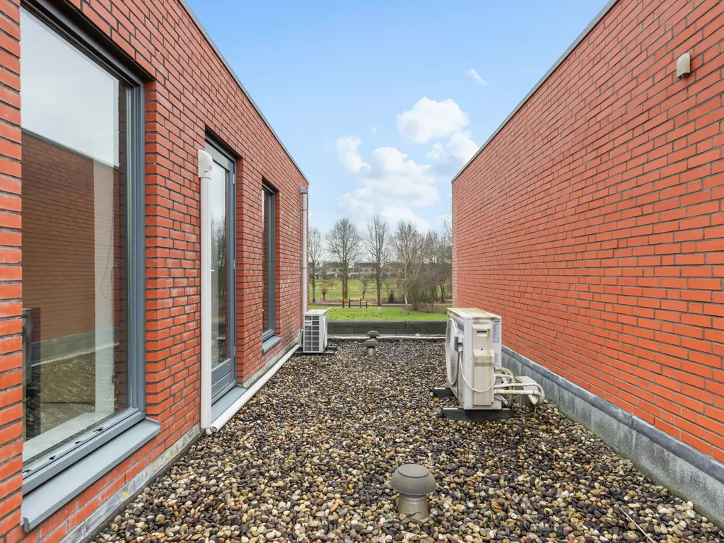 Burg Van Heugtenlaan 55, NIEUWERKERK AAN DEN IJSSEL