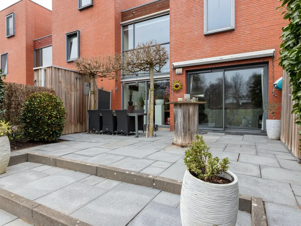 Burg Van Heugtenlaan 55, NIEUWERKERK AAN DEN IJSSEL