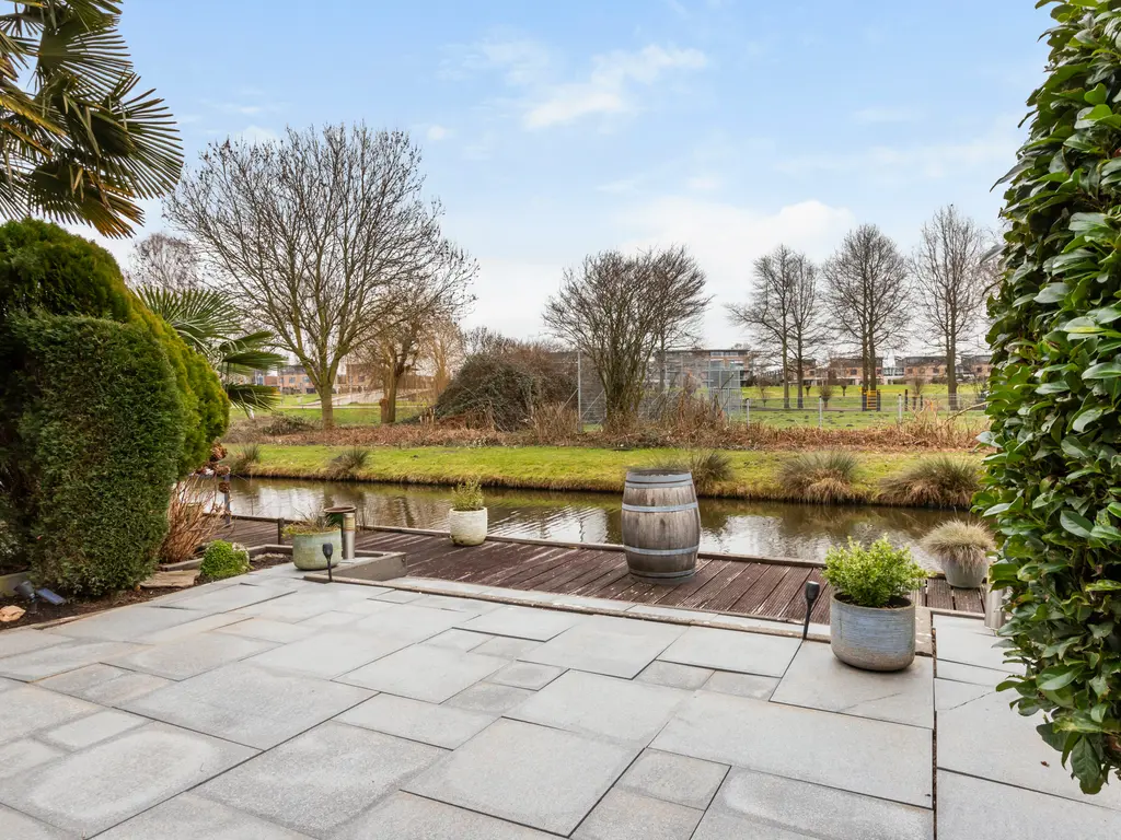 Burg Van Heugtenlaan 55, NIEUWERKERK AAN DEN IJSSEL