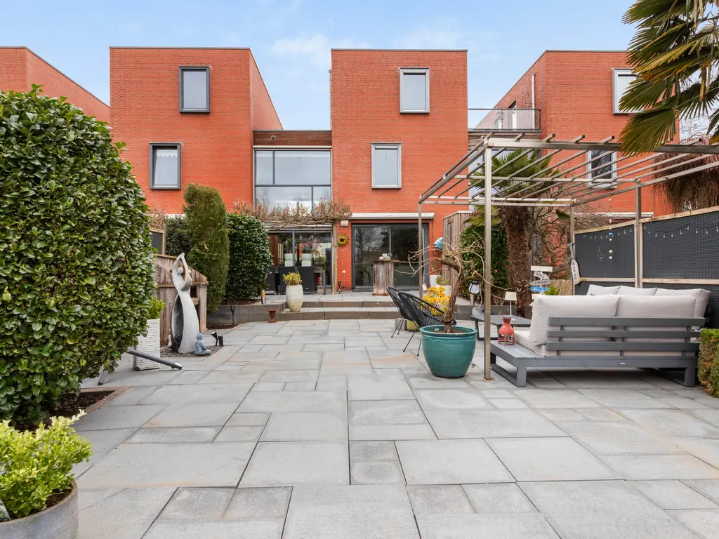 Burg Van Heugtenlaan 55, NIEUWERKERK AAN DEN IJSSEL