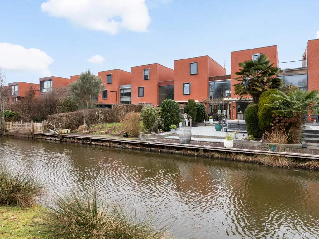 Burg Van Heugtenlaan 55, NIEUWERKERK AAN DEN IJSSEL