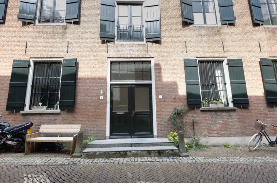 Minderbroederssteeg 1