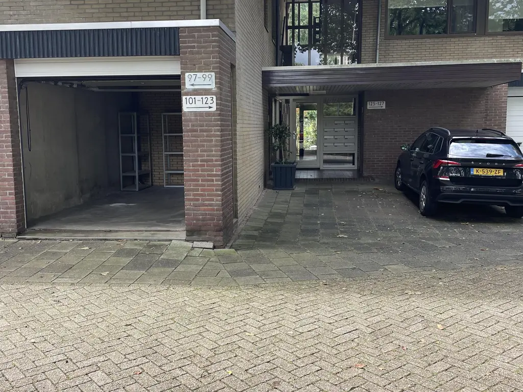 Catsveld  t.h.v 101-123 , GOUDA