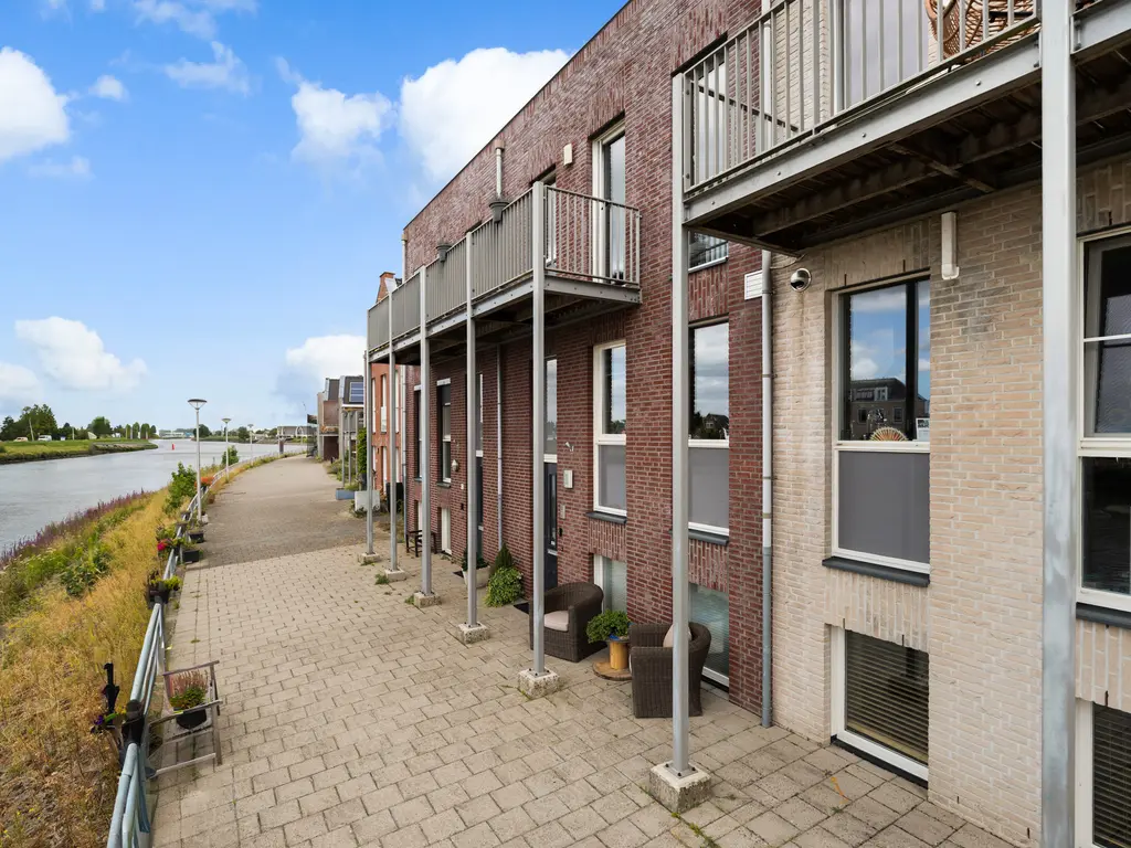 Zellingkade 11, GOUDERAK