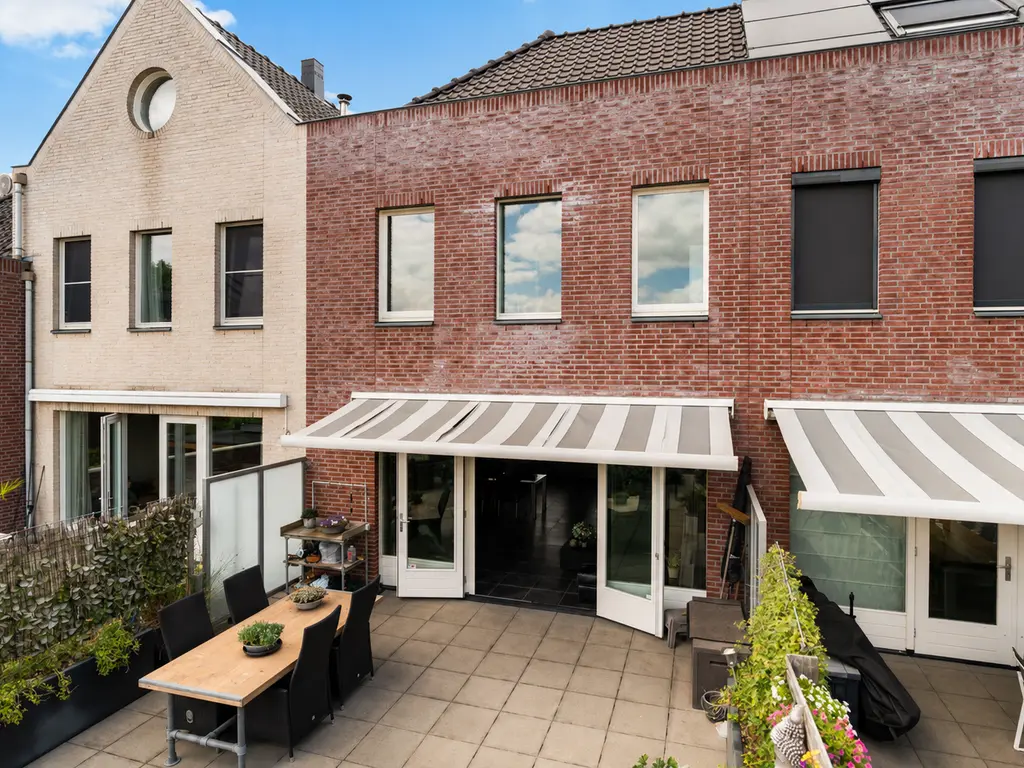 Zellingkade 11, GOUDERAK