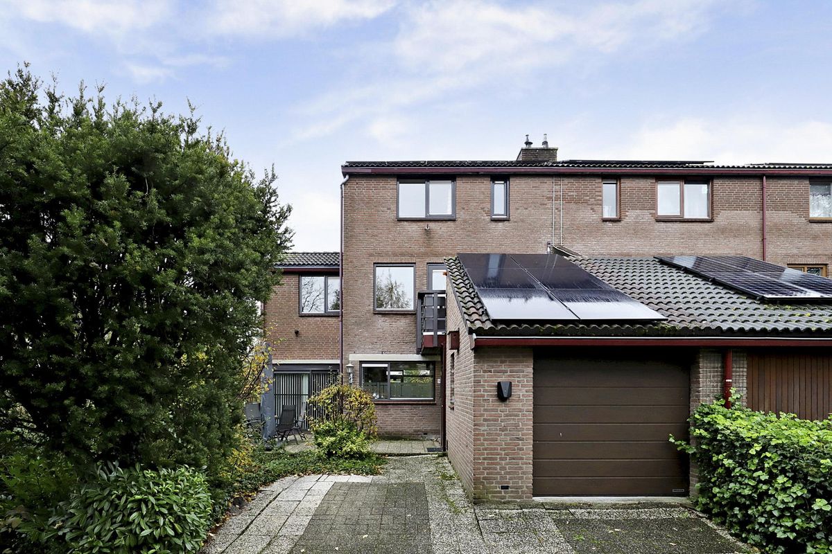 Anna van Hensbeeksingel 142