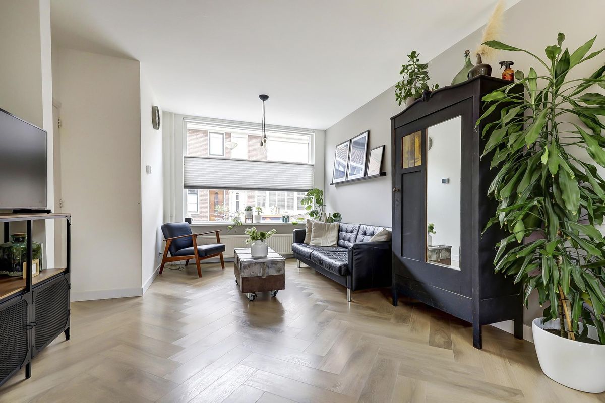 Rhijnvis Feithstraat 10
