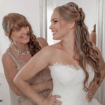 Wanneer moet je als bruidsmoeder gaan passen?