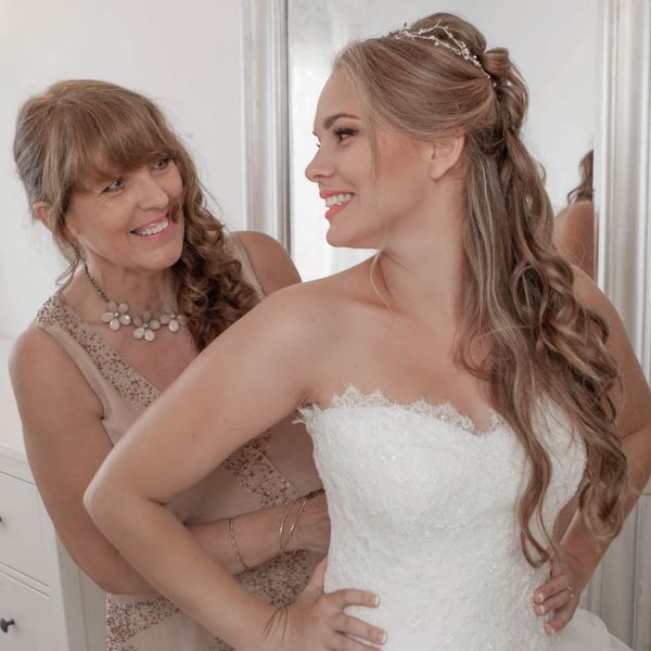 Wanneer moet je als bruidsmoeder gaan passen?