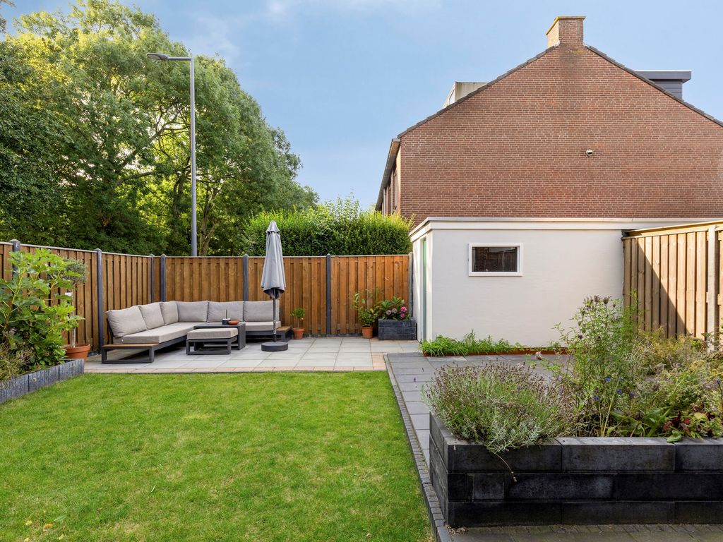 Heidekruid 12, Rotterdam