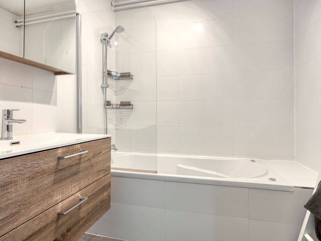 Ringspoor 142, Capelle aan den IJssel