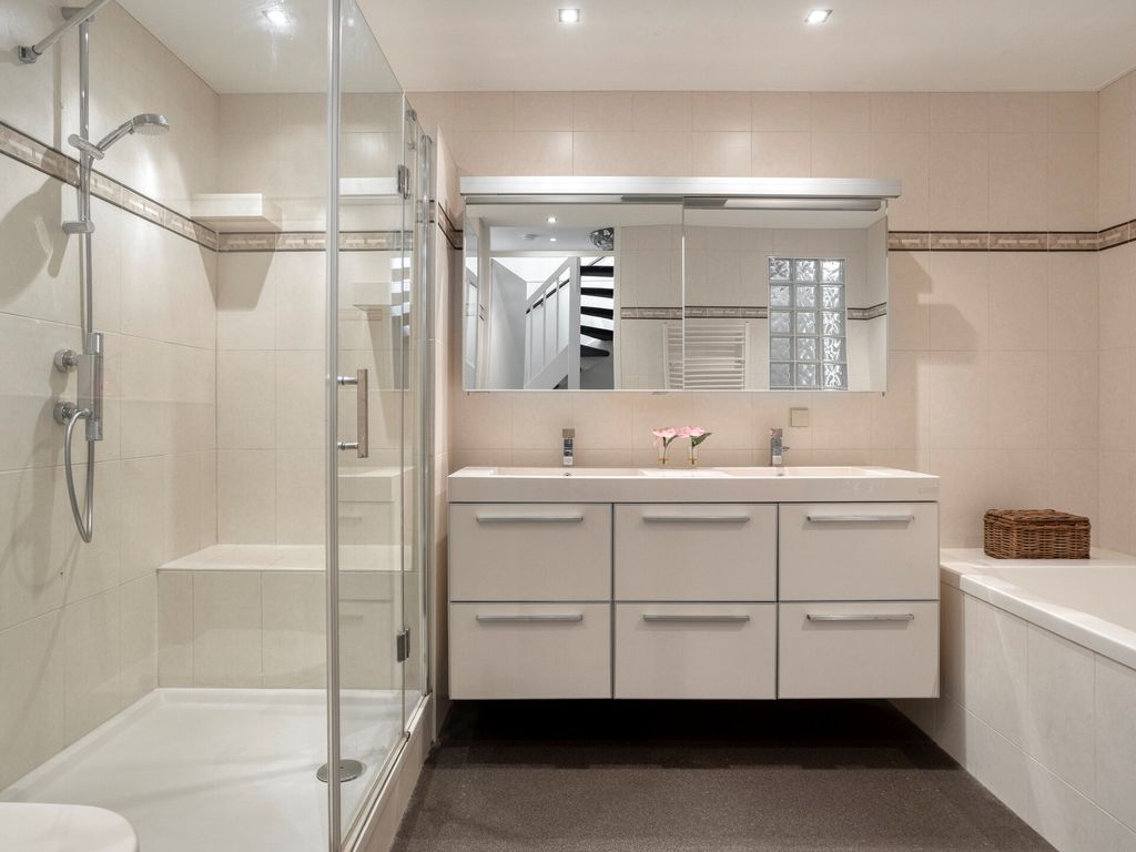 Rhodoshof 3, Rotterdam