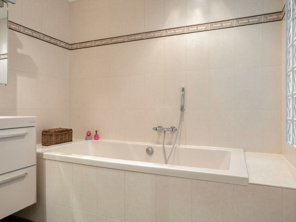 Rhodoshof 3, Rotterdam