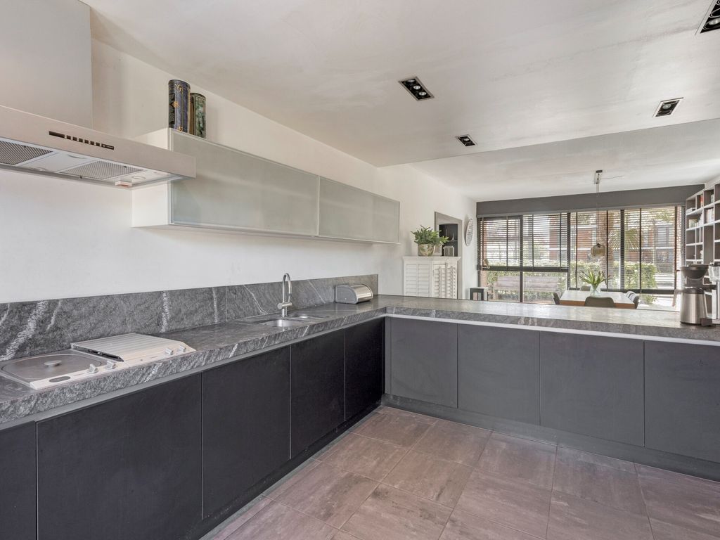 Laan van Avant-Garde 234, Rotterdam