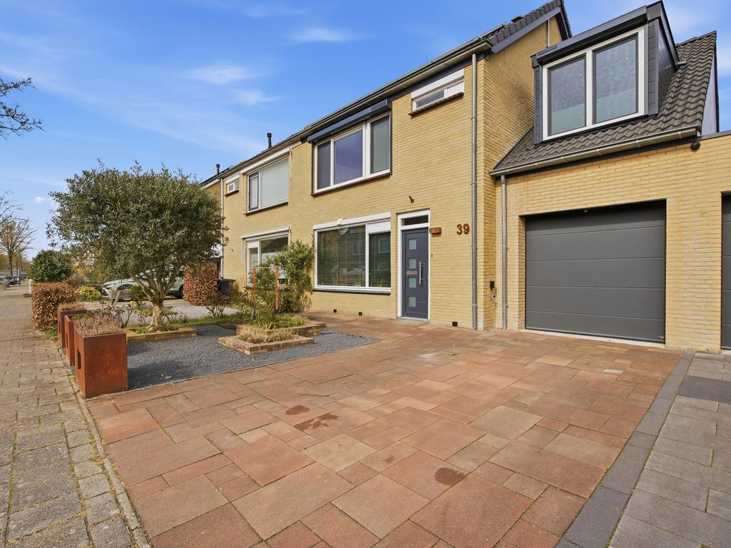 Burgemeester van Grotenhuisstraat 39, Oosterhout