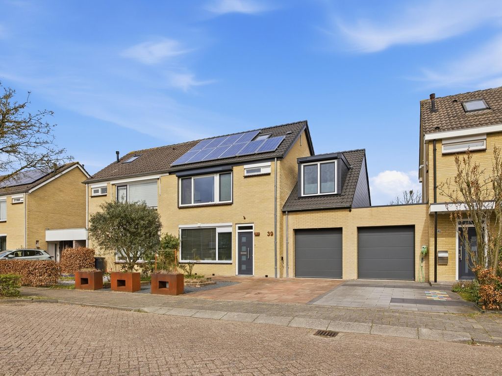 Burgemeester van Grotenhuisstraat 39, Oosterhout