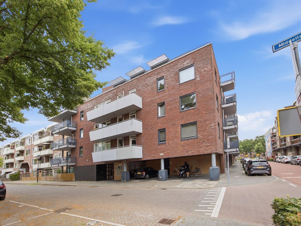 Middellaan 460D22, Breda