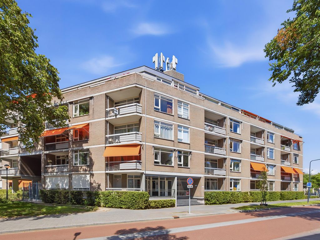 Adriaan van Bergenstraat 96, Breda