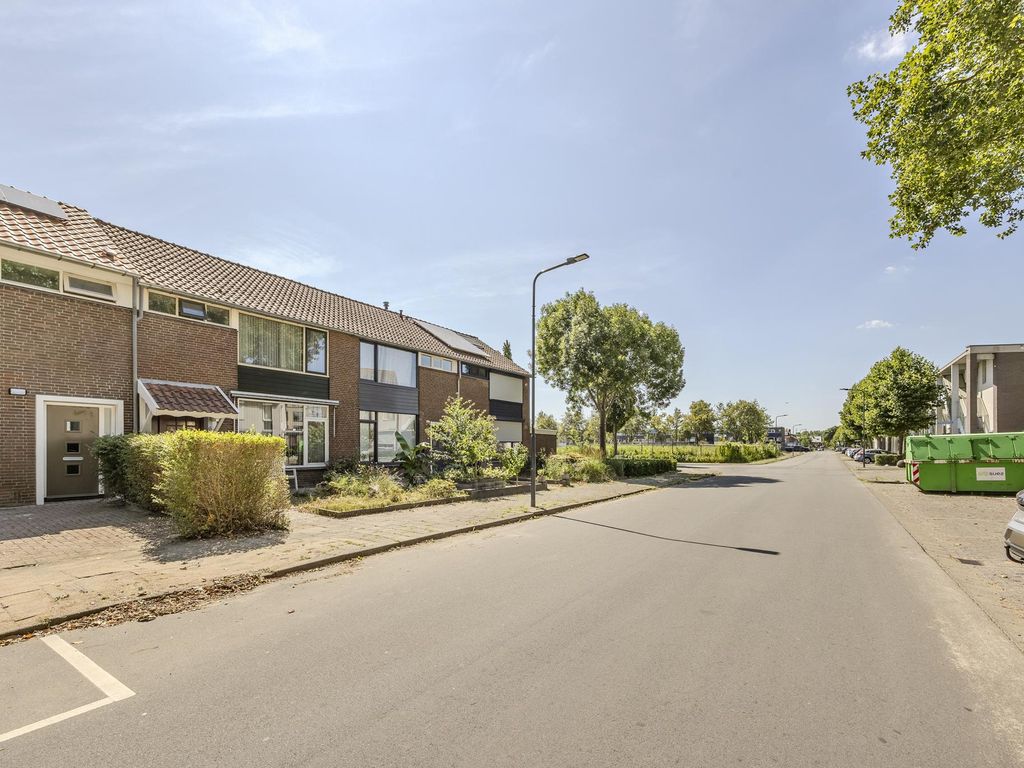 Willem de Bruynstraat 6, Breda
