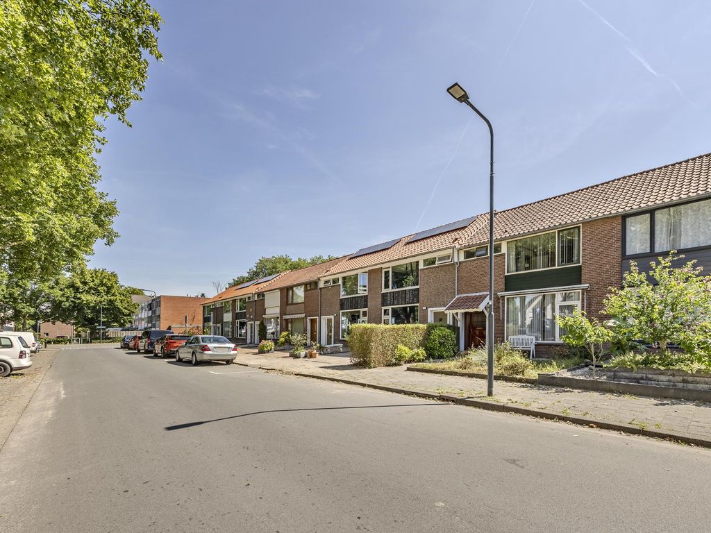 Willem de Bruynstraat 6, Breda